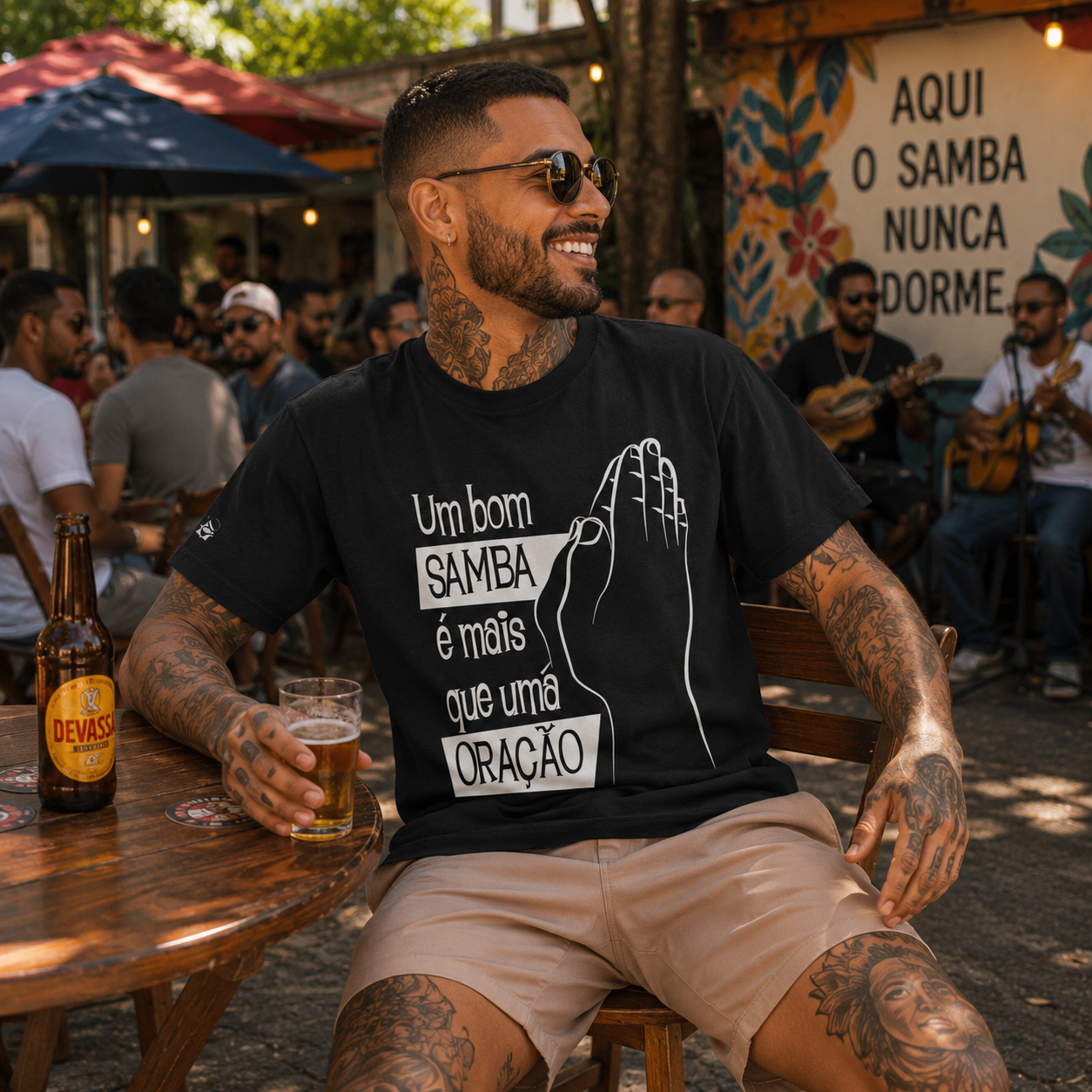 Camiseta Básica Um Bom Samba é Mais que Uma Oração