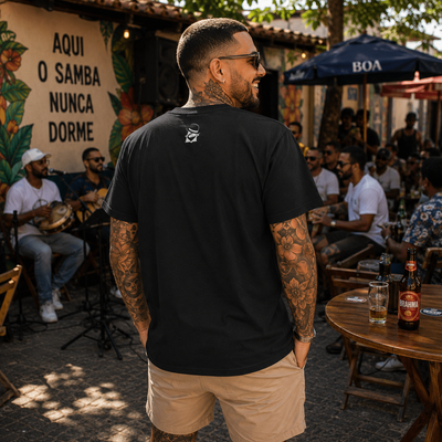 Camiseta Básica Um Bom Samba é Mais que Uma Oração